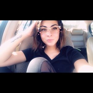 Meet your Posher, Alyssa